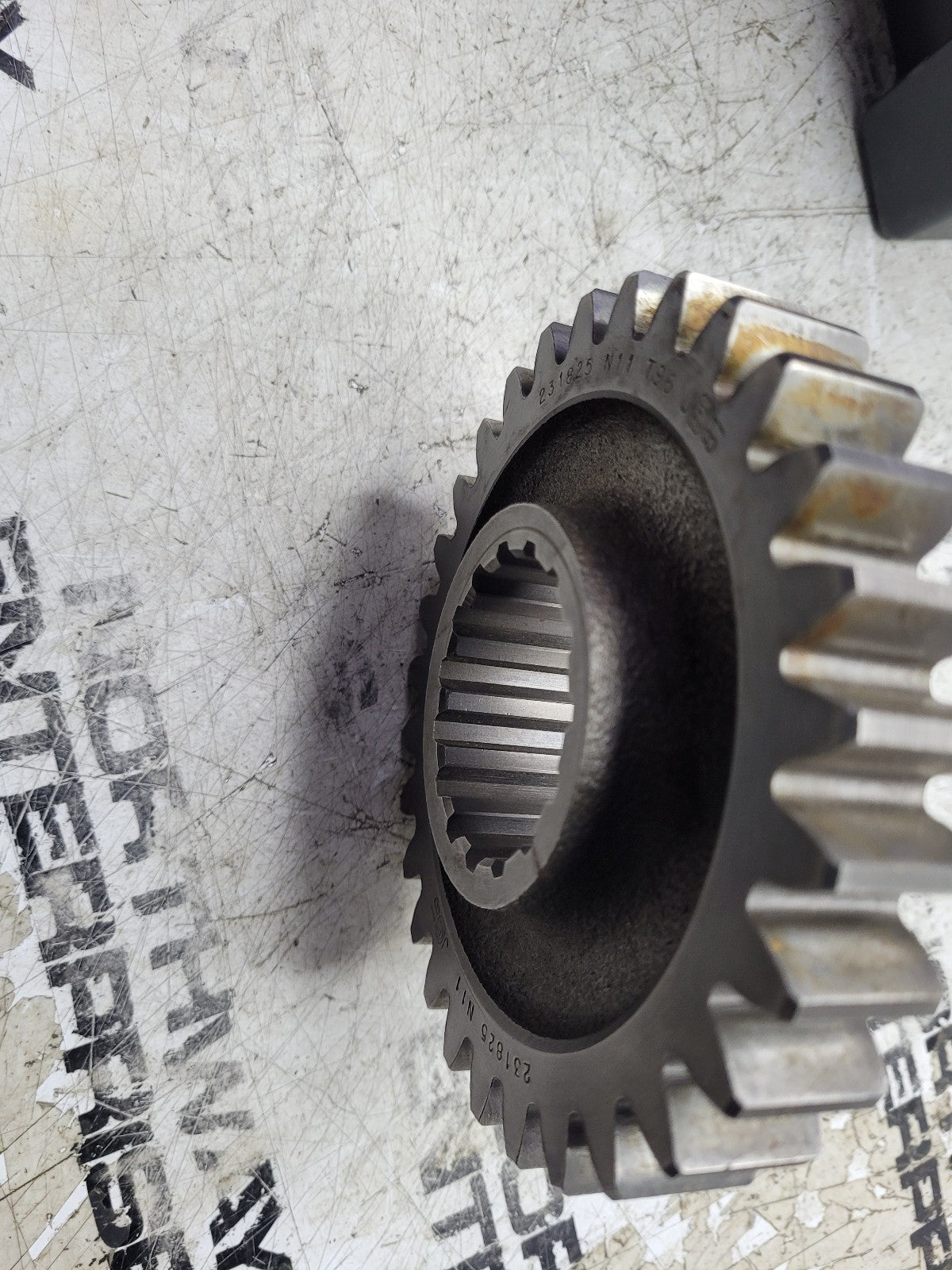 New 231825 Gear Clark