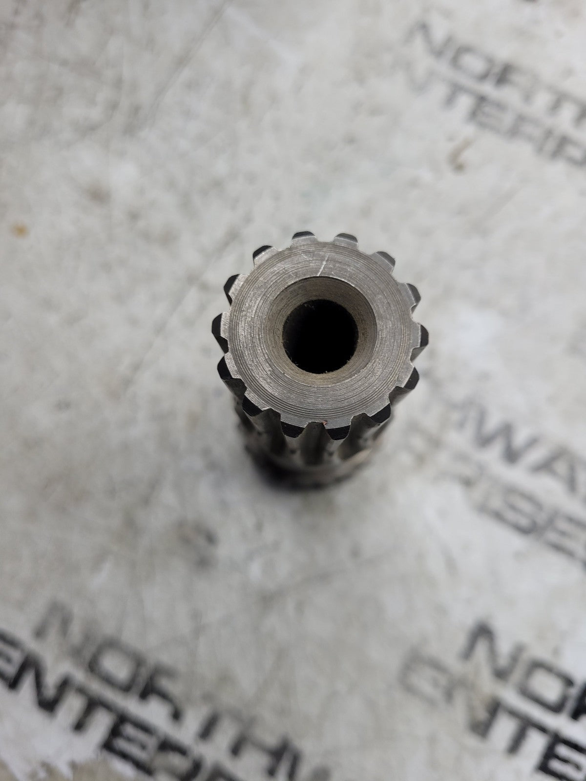 247714 NEW Spicer PUMP DR. SHAFT