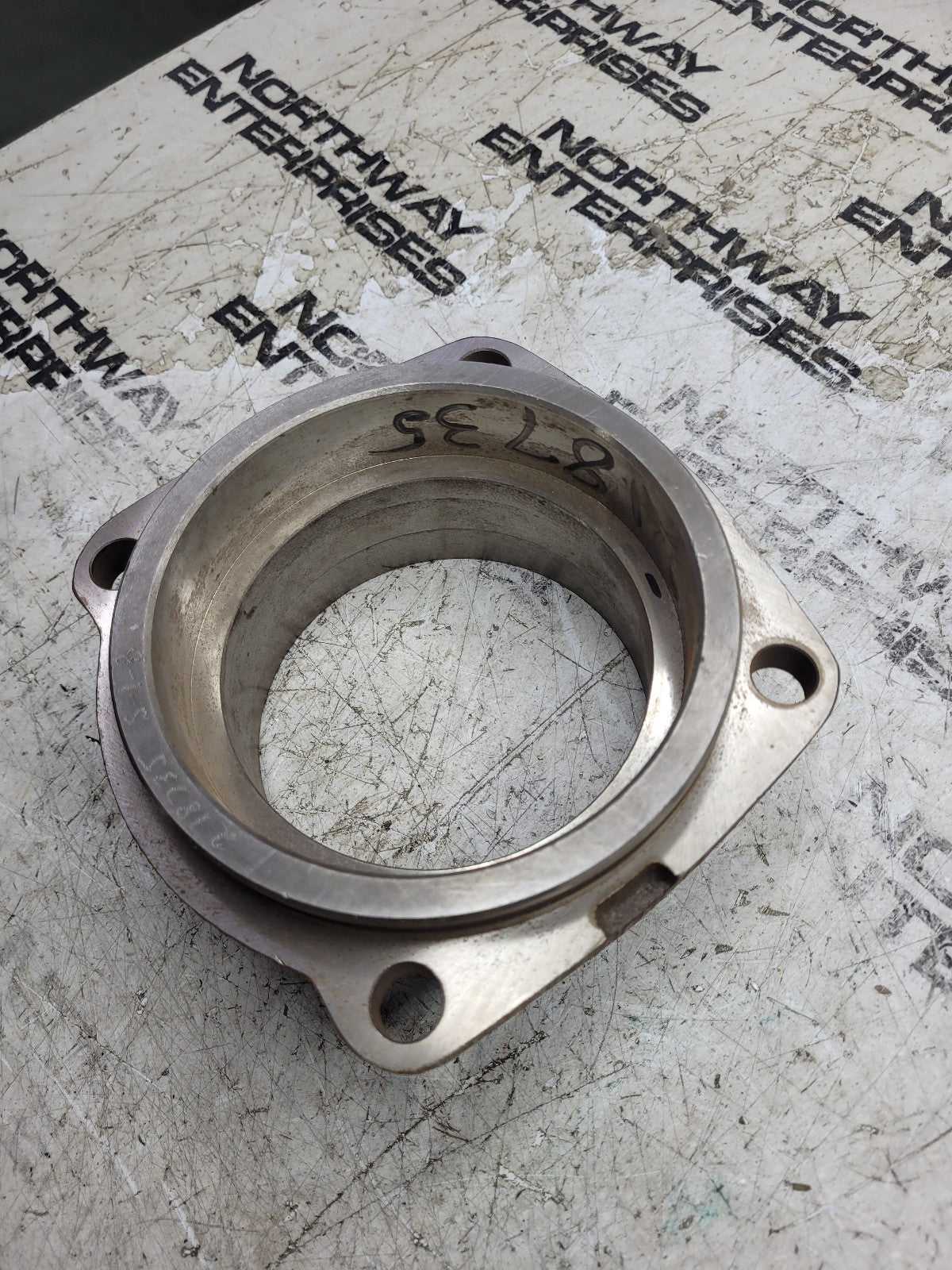 NEW  Dana Spicer 218735 - BEARING CAP 218807