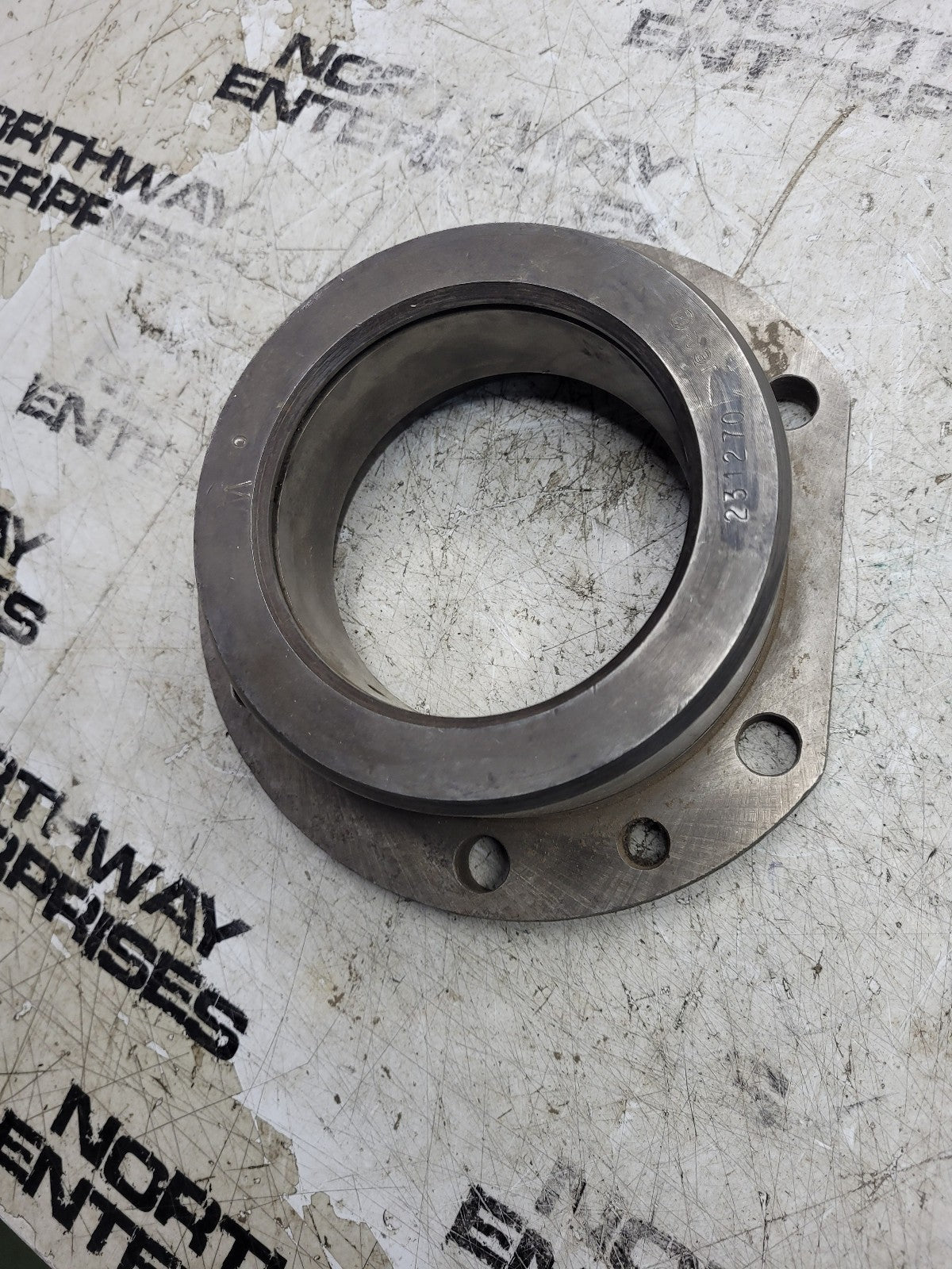 NEW 231270 HUB ADAPTER BEARING RETAINER