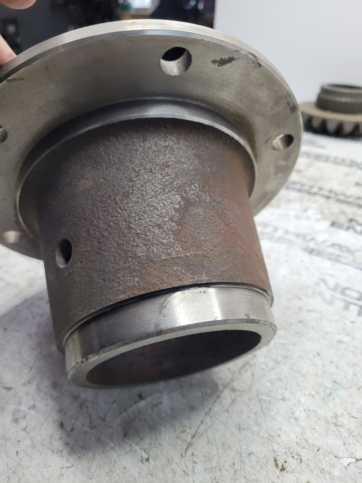 NEW 238472 HUB DANA SPICER