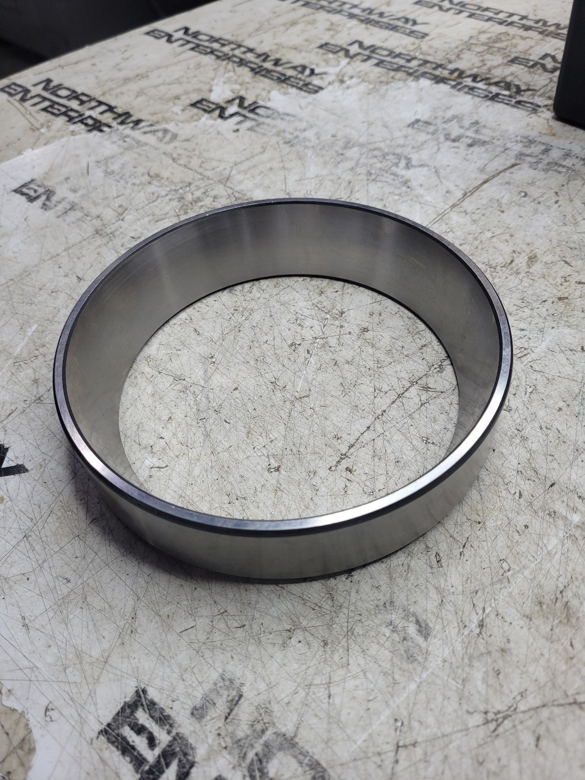 NEW E181281 181281 EUCLID HITACHI BEARING CUP