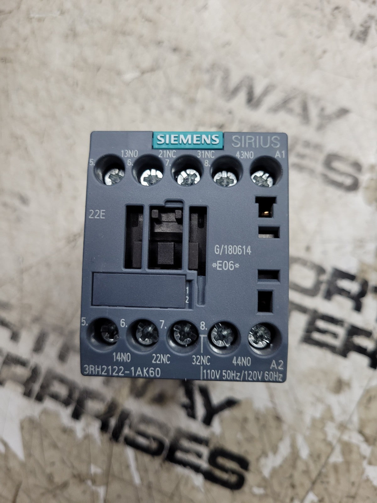 NEW 3RH2122-1AK60 SIEMENS CONTACTOR 10A