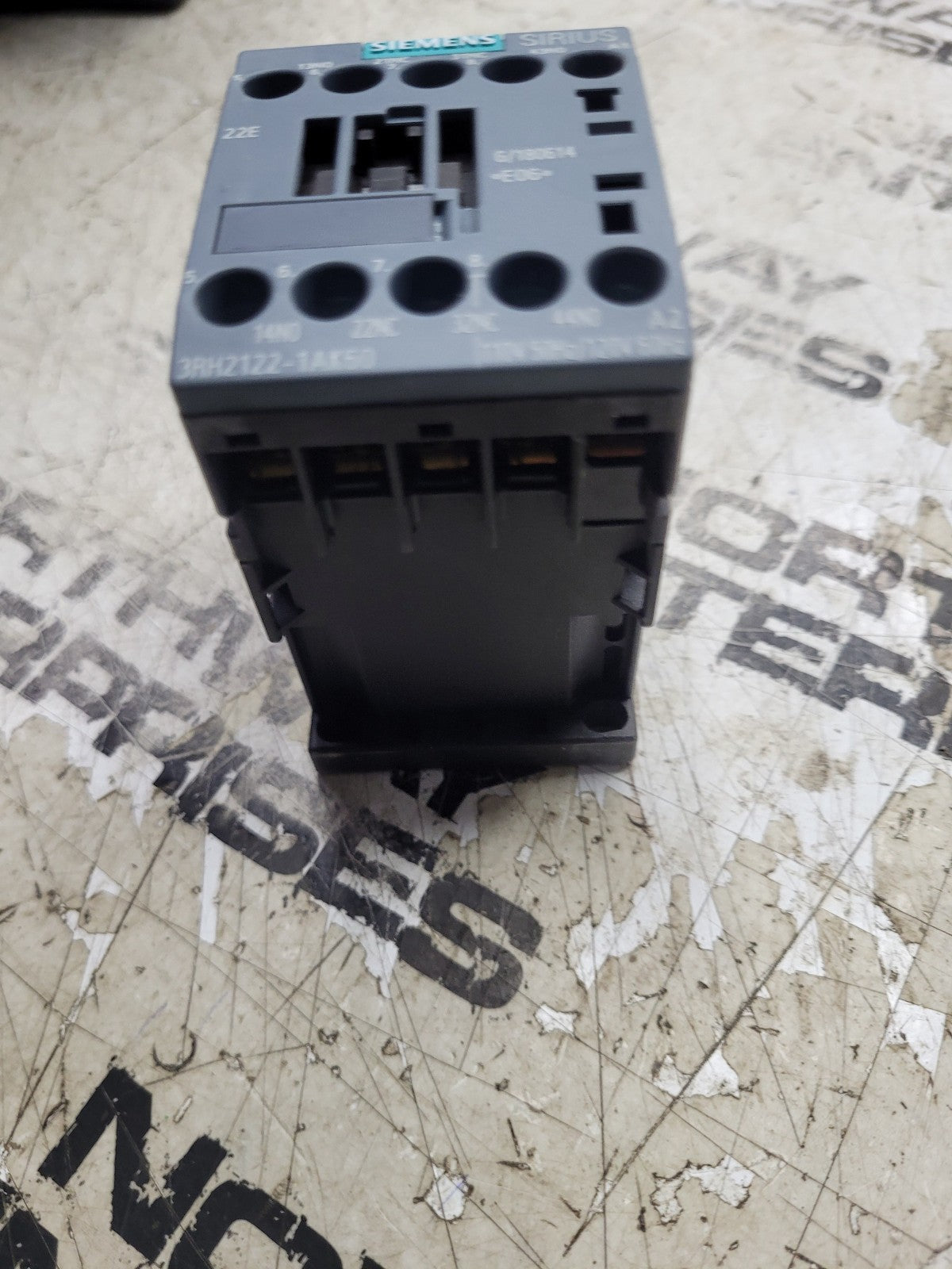 NEW 3RH2122-1AK60 SIEMENS CONTACTOR 10A