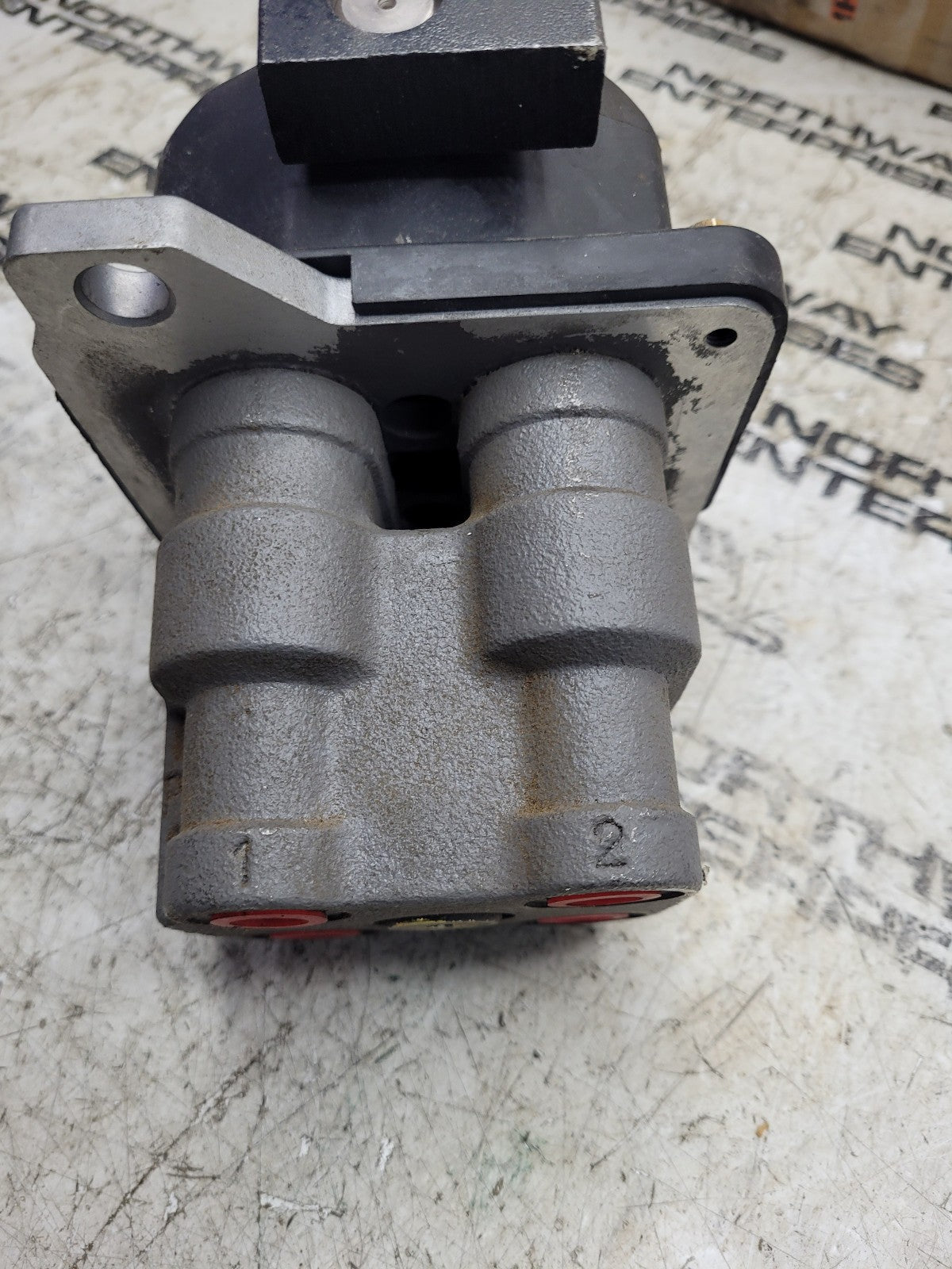 NEW HITACHI 9151782 FLOW CONTROL HYD. VALVE AT216017