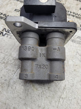 NEW HITACHI 9151782 FLOW CONTROL HYD. VALVE AT216017