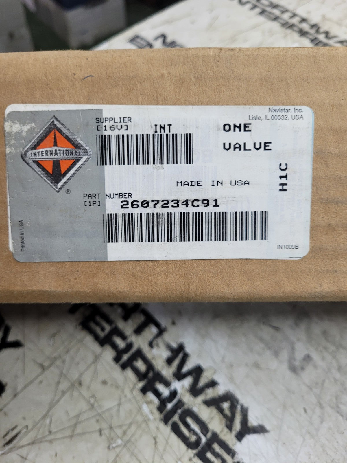 NEW 2607234C91 OEM INTERNATIONAL Leveling Valve International