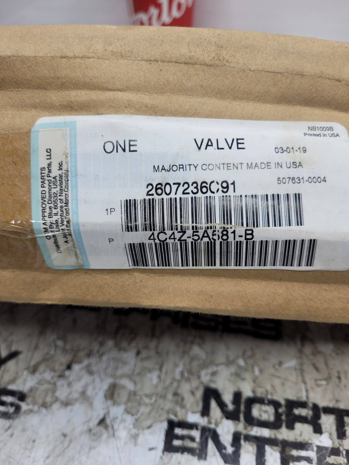 NEW 2607236C91 OEM INTERNATIONAL Leveling Valve International