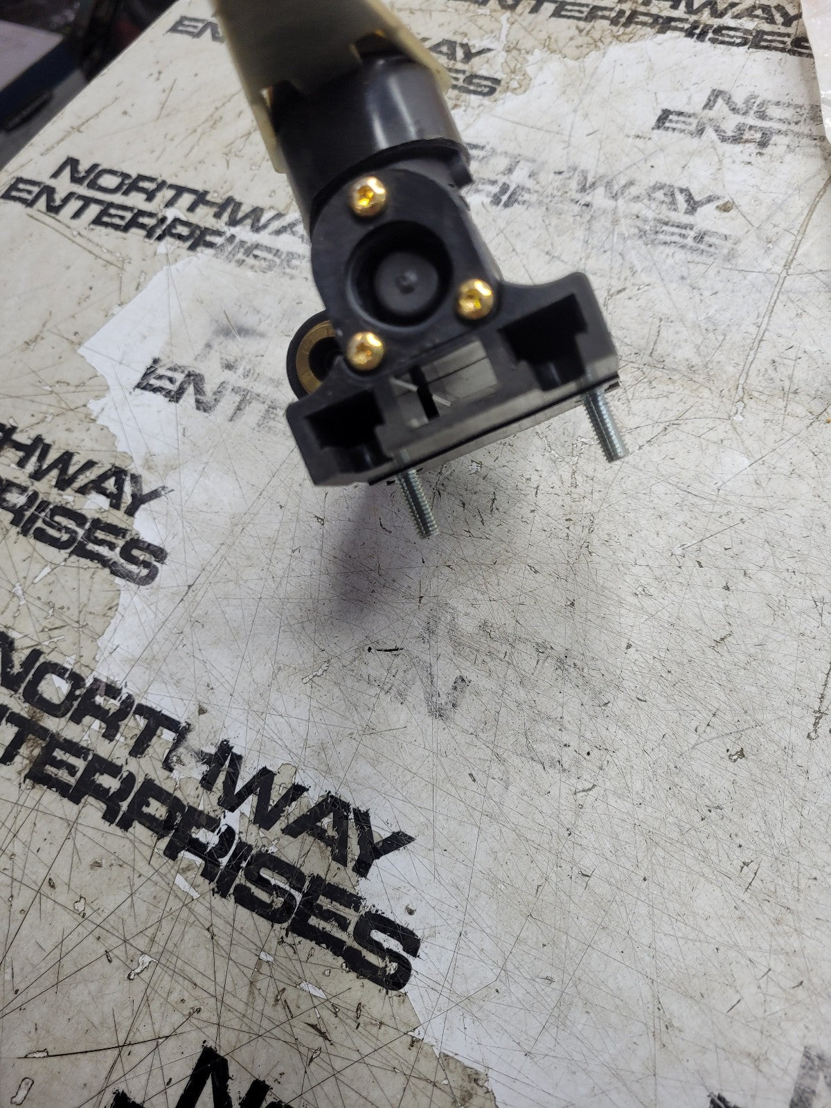 NEW 2607236C91 OEM INTERNATIONAL Leveling Valve International