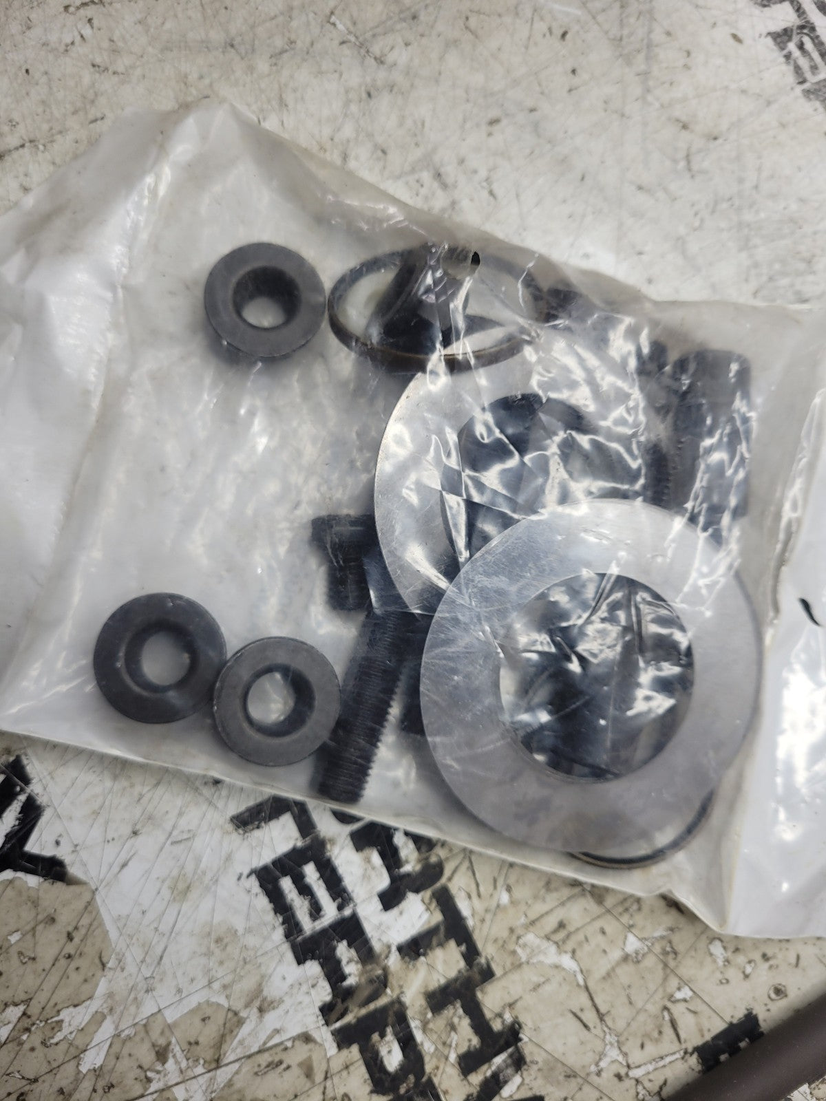 NEW MERITOR R201605 /  CC4Z-3111-A KING PIN KIT