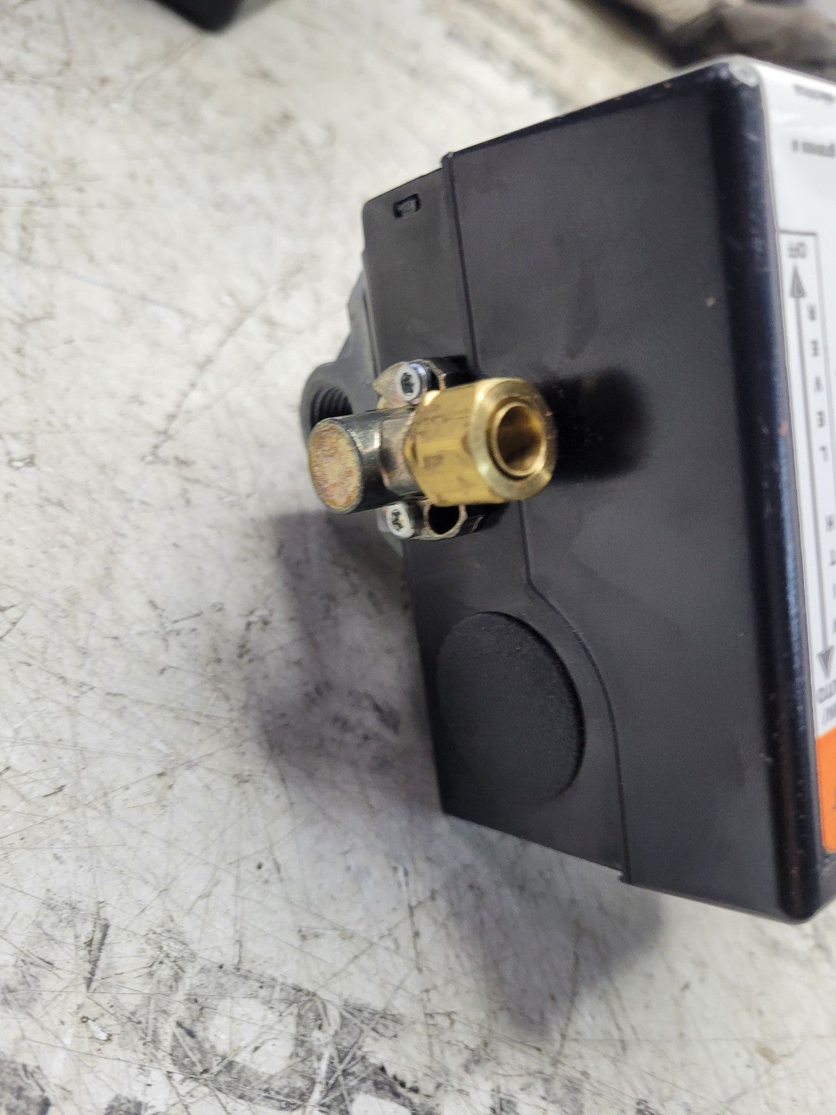 NEW INGERSOLL RAND # 56288020-01 PRESSURE SWITCH