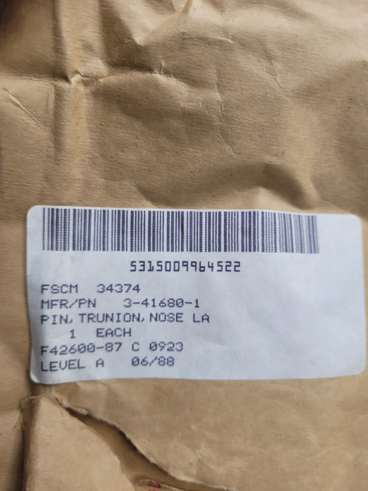 NEW OLD STOCK FSCM 34374 PIN TRUNION NOSE 3-41680-1