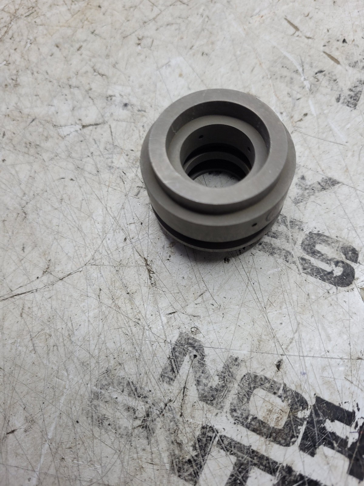 NEW OLD STOCK FSCM 1650-00-065-1187 / 2-43334-1 BUSHING