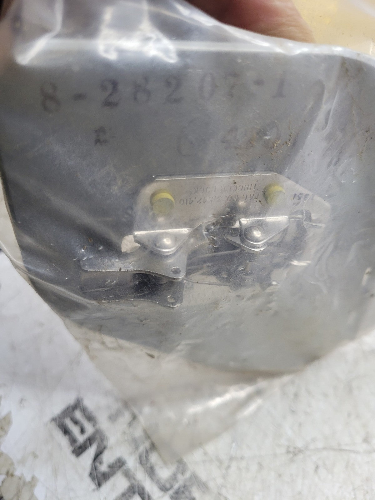 NEW OLD STOCK 10N840A-344 / 8-28201-1 TRIGGER HOCK