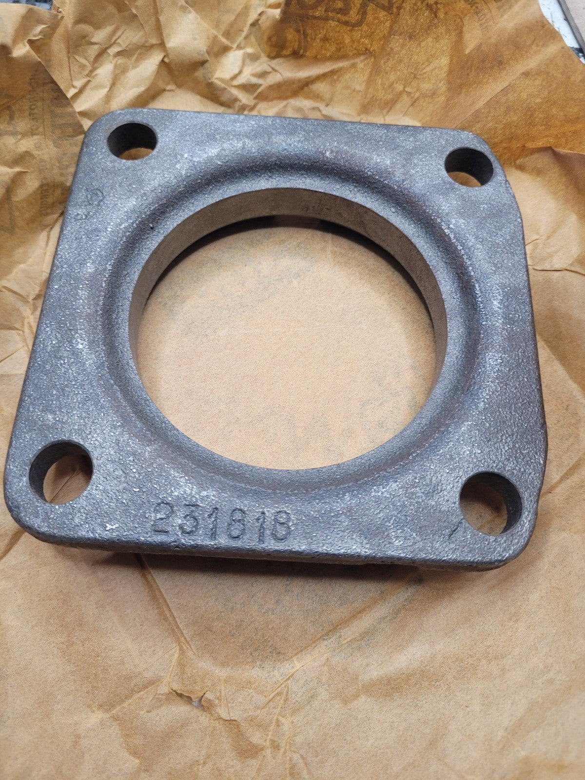NEW Dana Spicer Bearing Cap P/N: 231818