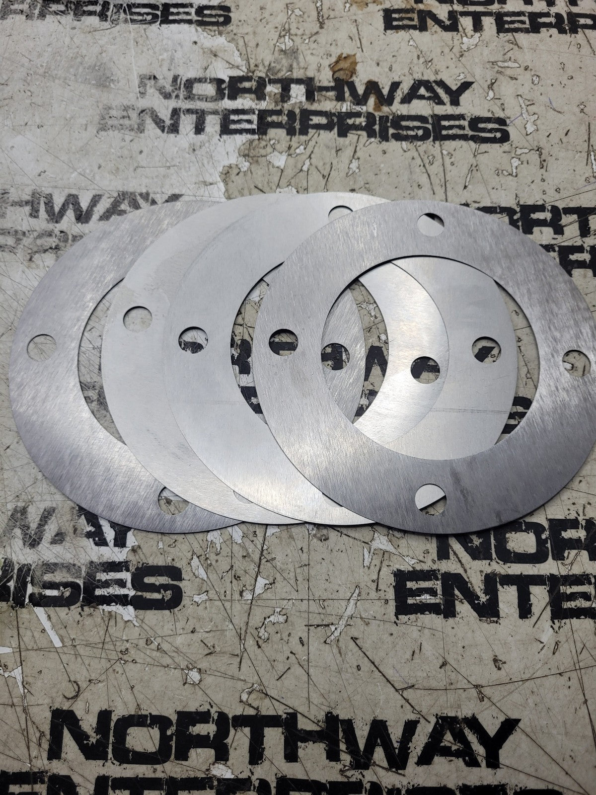 NEW PACK OF 4 SHIMS CNH 692308