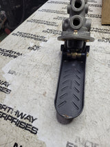 NEW E9197980 9197980 E-2 Foot Brake Valve