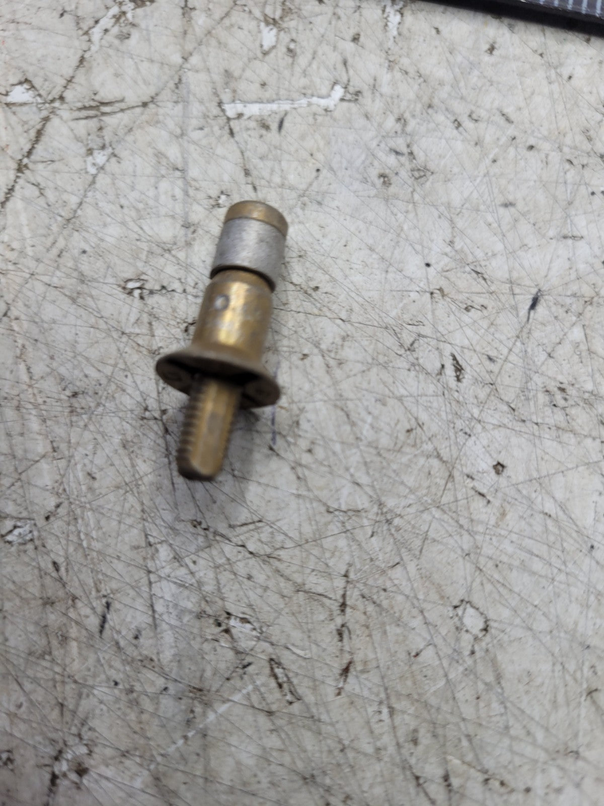 NEW OLD STOCK LOT OF 350 RIVETS PLT114-8-5  NSN 5320-01-251-0952 JO-BOLT