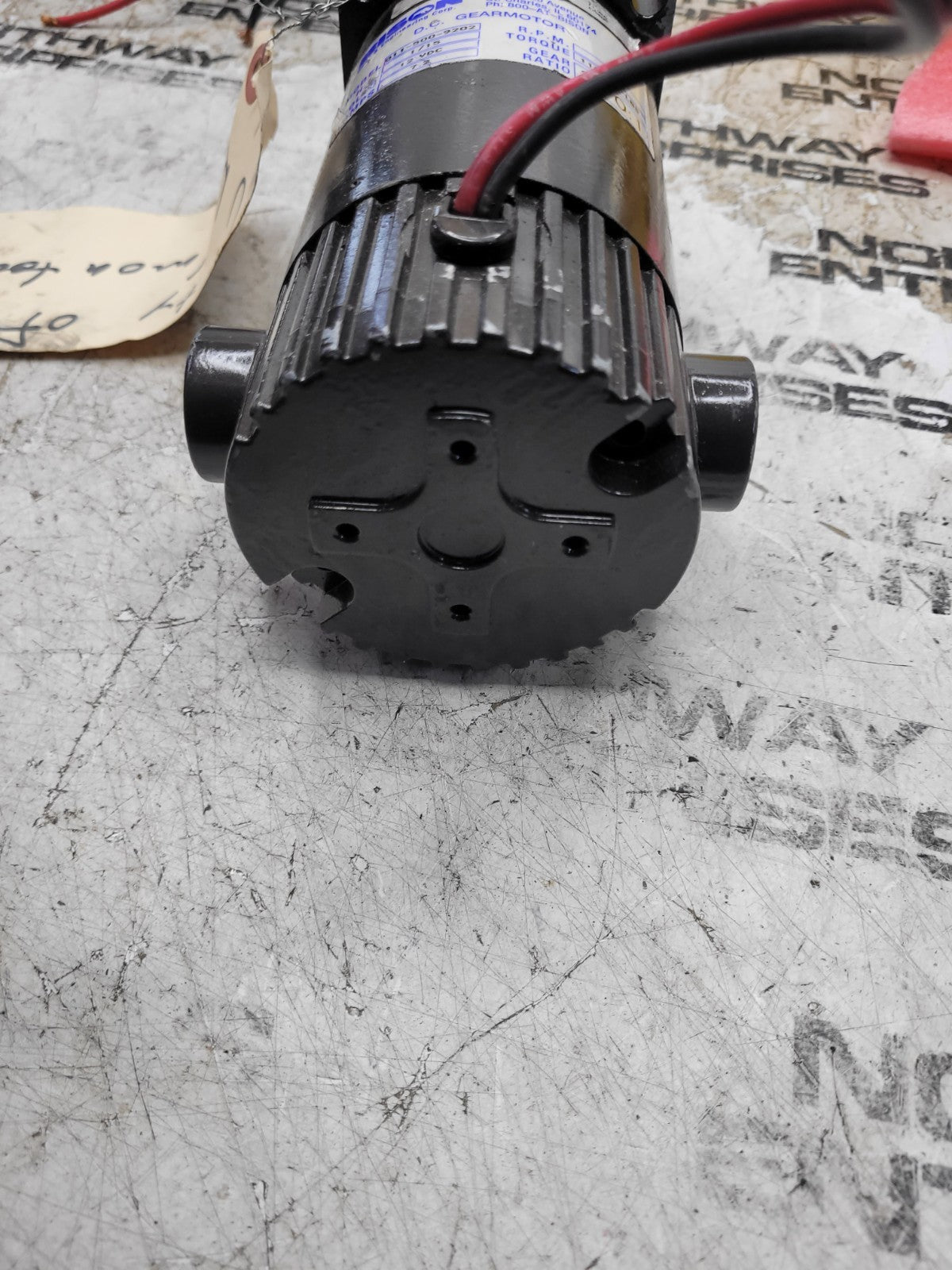NEW 011-500-9202 BISON GEAR MOTOR 1/15 HP 12 VDC 7.2A 3.7RPM 1100 INLBS