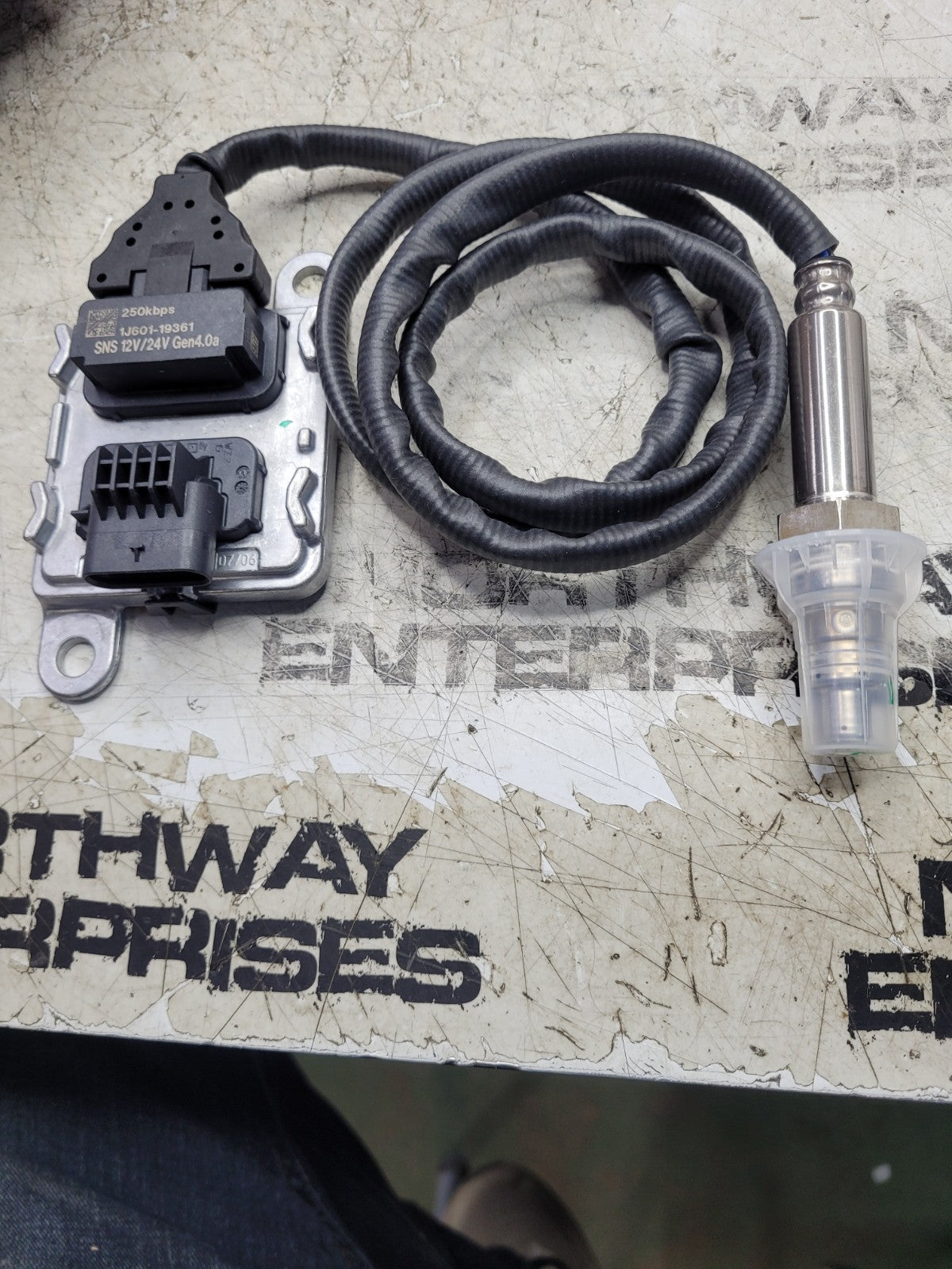 NEW CAT 606-2071 CATERPILLAR 6062071 Nitrogen Oxide (NOx) Sensor