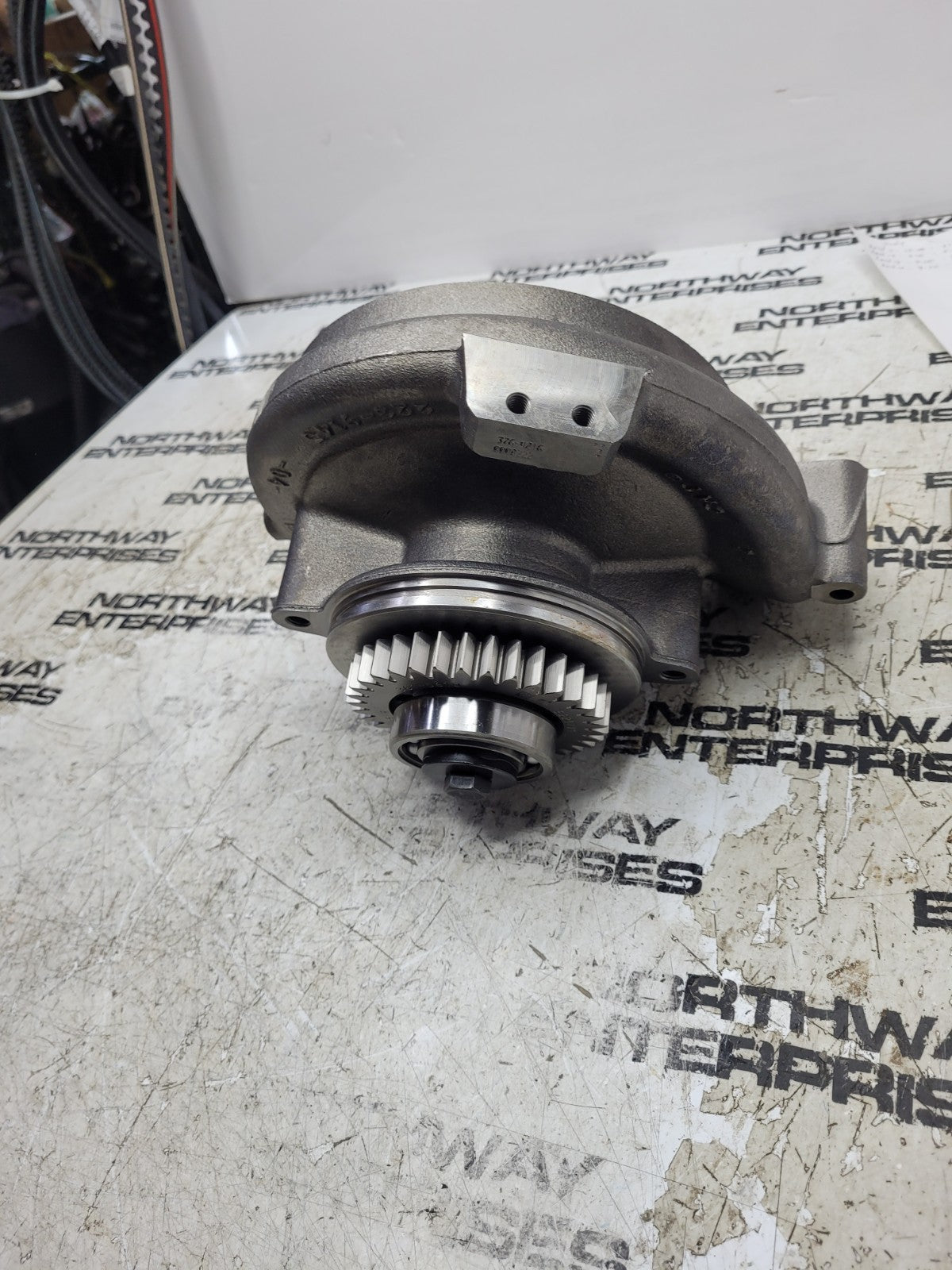 NEW CAT 20R-0951  PUMP GP-WATER  20R0951 WATER PUMP