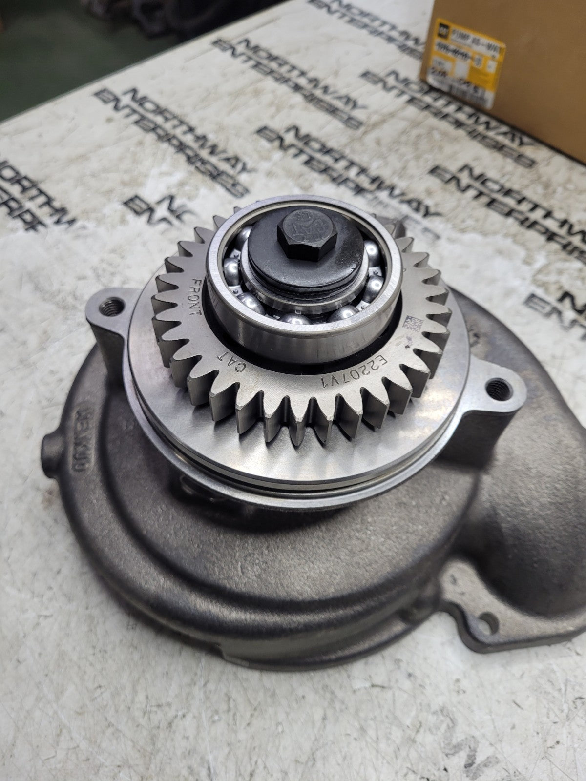 NEW CAT 20R-0951  PUMP GP-WATER  20R0951 WATER PUMP