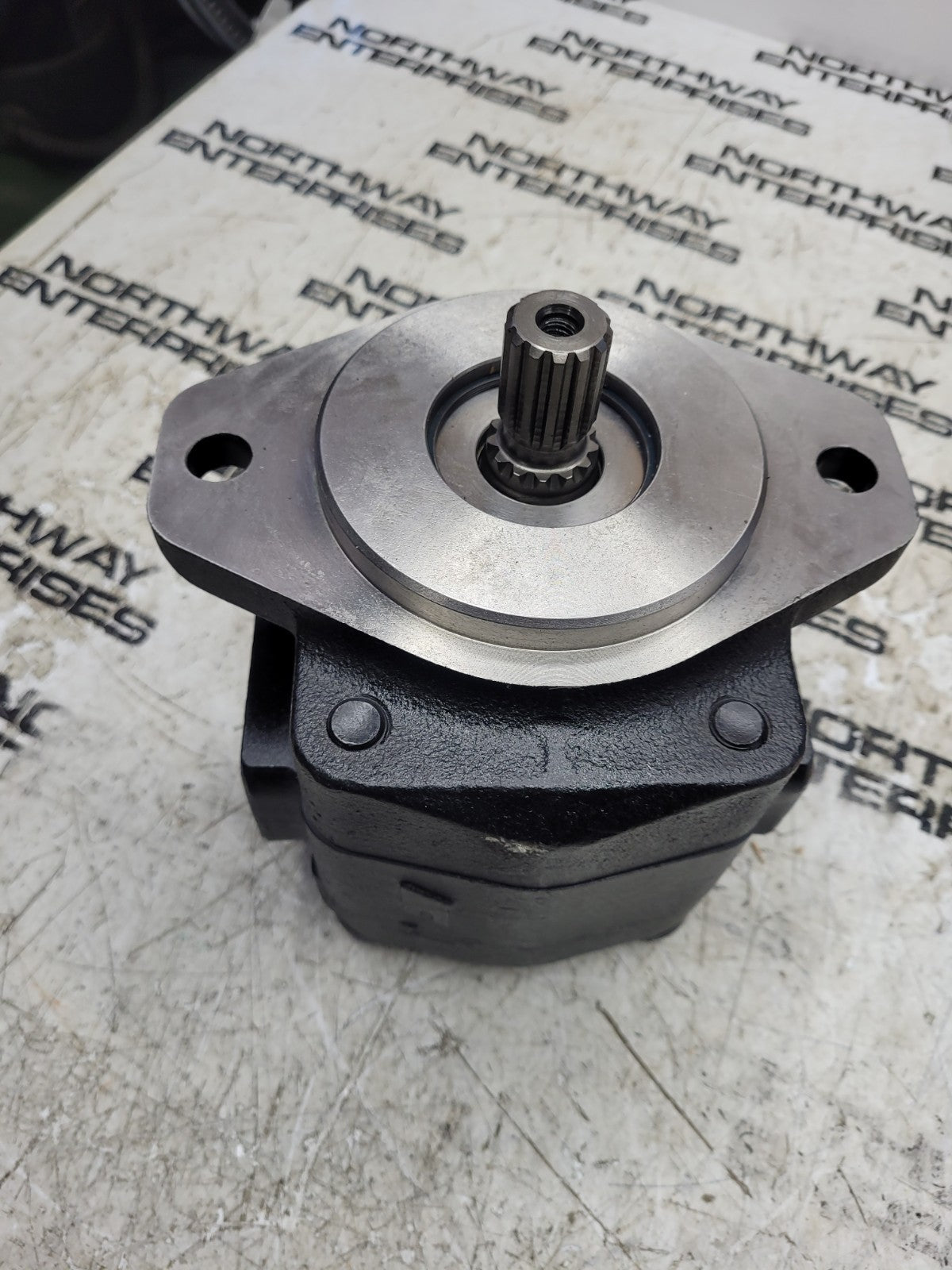 NEW 205-9396: 13 Teeth Spline Gear Motor GENUINE CATERPILLAR