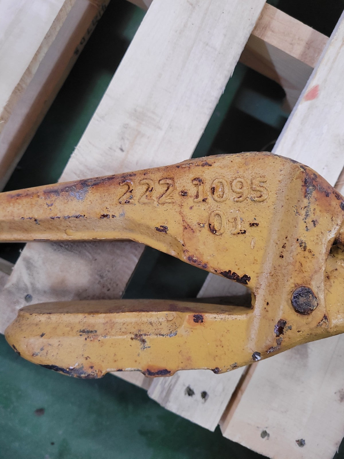 NEW CATERPILLAR BUCKET TOOTH ADAPTER  222-1095 2221095 Weld-On K90 Two Strap