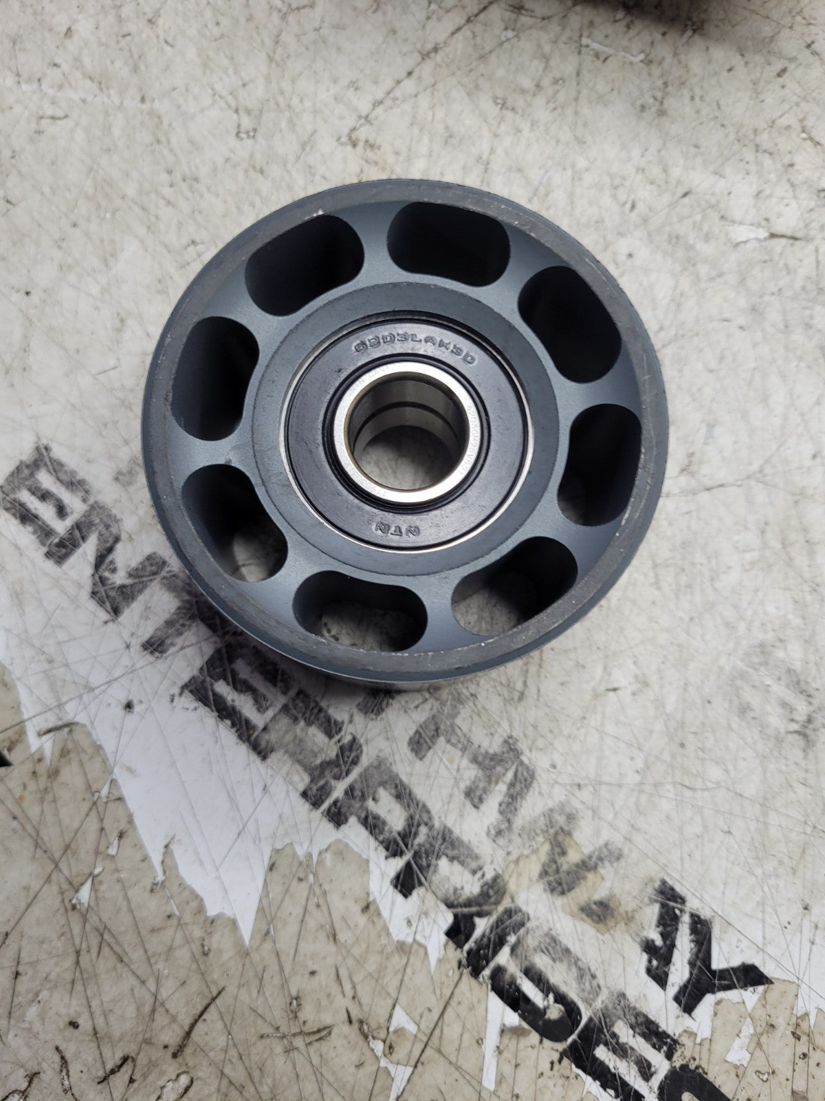 RE505264 JOHN DEERE IDLER PULLEY OEM  7600 7700 7800 7610 7710 7810 8100 8200