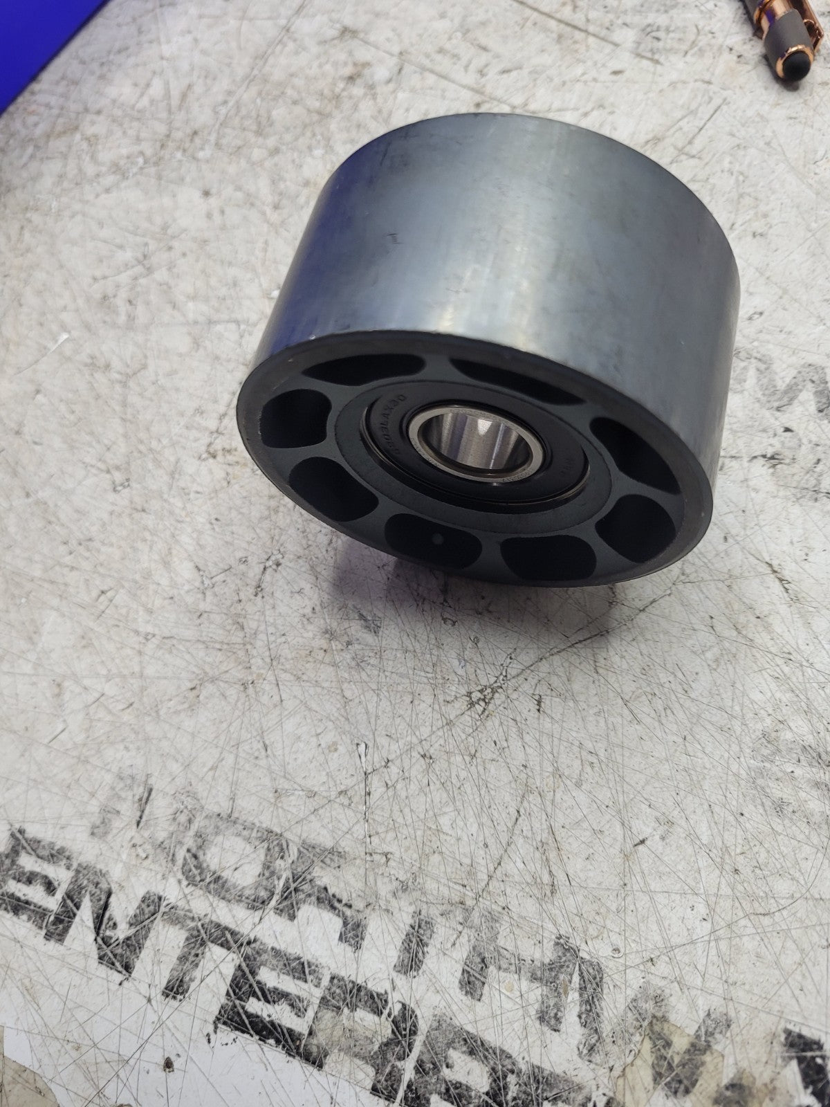 RE505264 JOHN DEERE IDLER PULLEY OEM  7600 7700 7800 7610 7710 7810 8100 8200