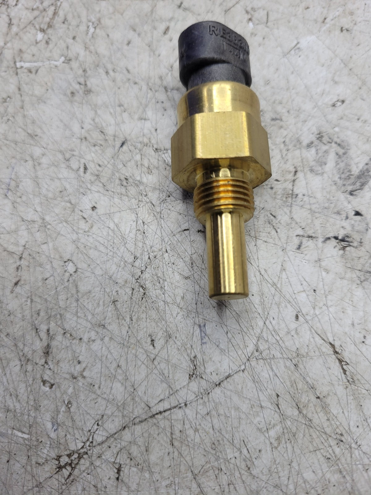 RE38310 JOHN DEERE TEMPERATURE SENSOR