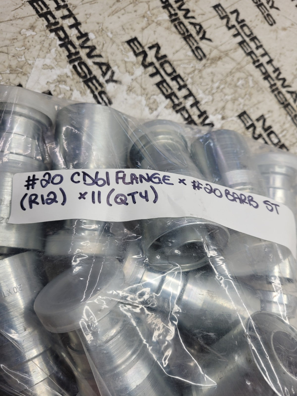 11PC LOT - 221-0511 2210511 #20 CD61 FLANGE 20 BARB Straight Hydraulic Fitting