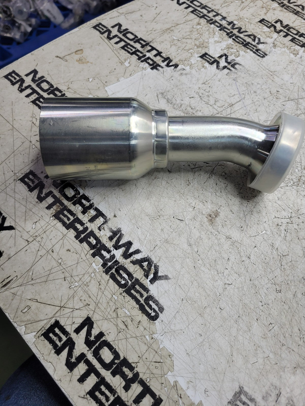 2PC LOT - 442-5582 4425582 #24 CAT FLANGE X #20 BARB 22.5 Hydraulic Fitting