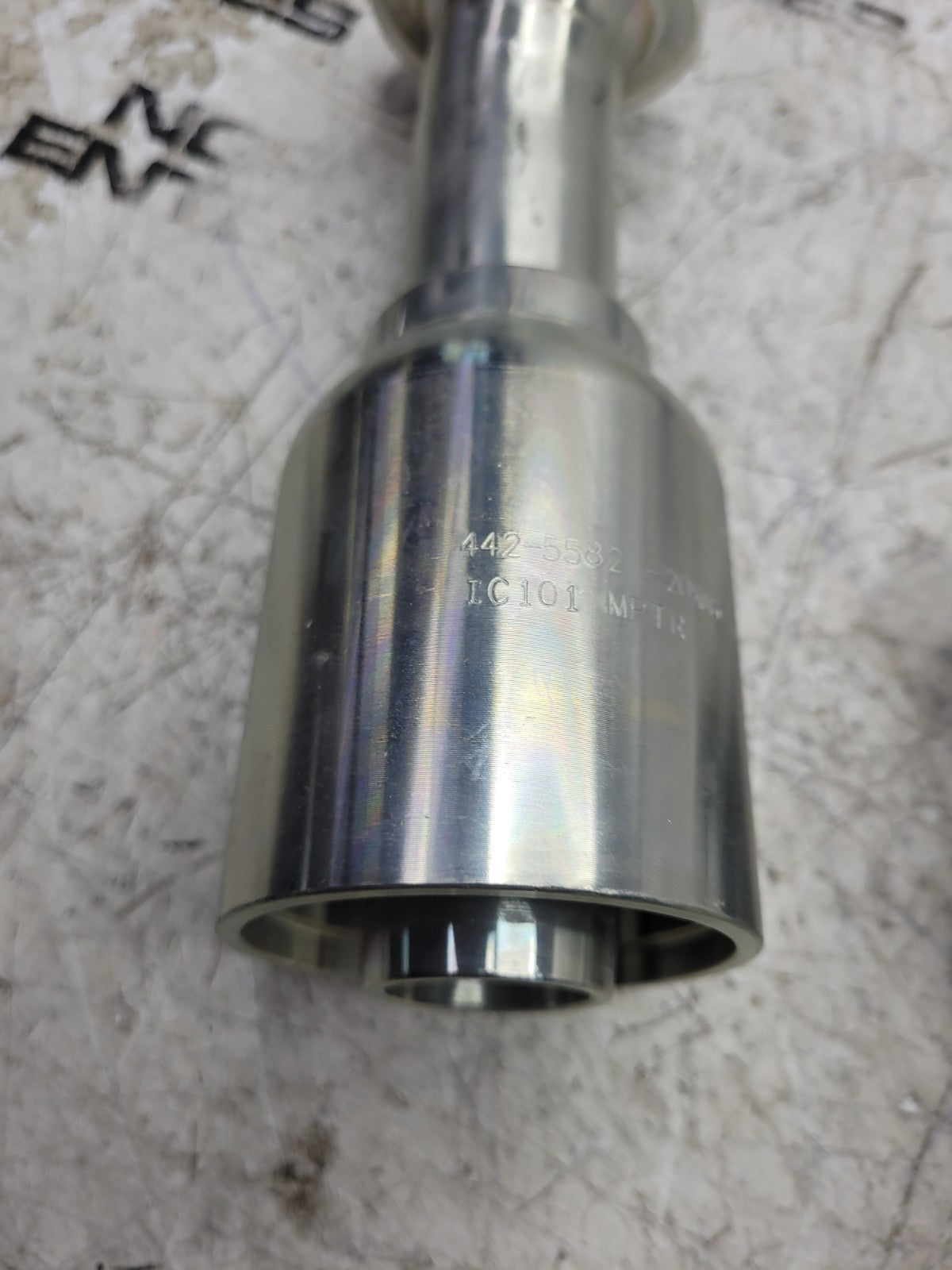 2PC LOT - 442-5582 4425582 #24 CAT FLANGE X #20 BARB 22.5 Hydraulic Fitting